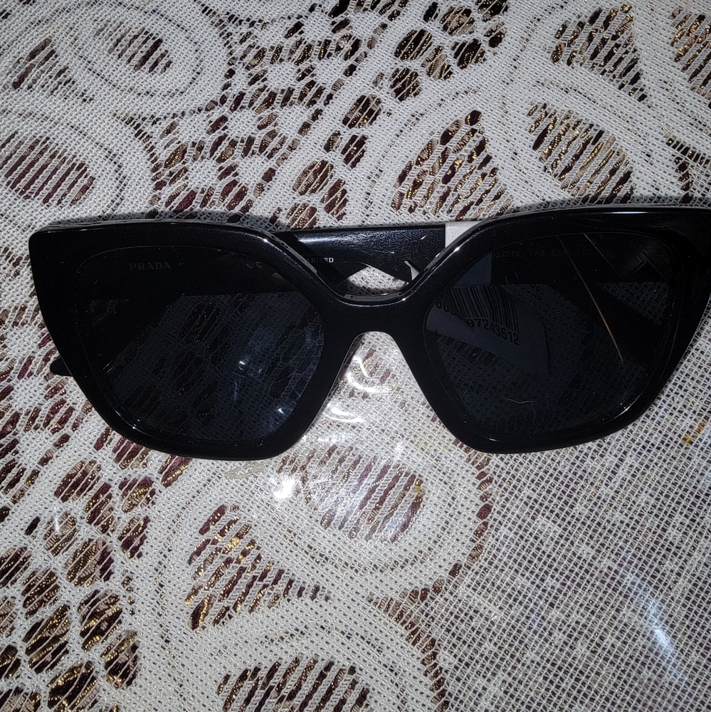 PRADA - Sunglasses PR 24XS - Picture 4 of 5
